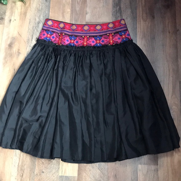 Gorgeous 100% Silk & Embroidered Skirt Boho - Picture 2 of 8